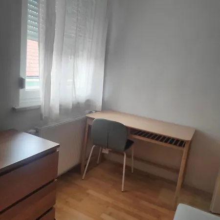 Apartma E&e *